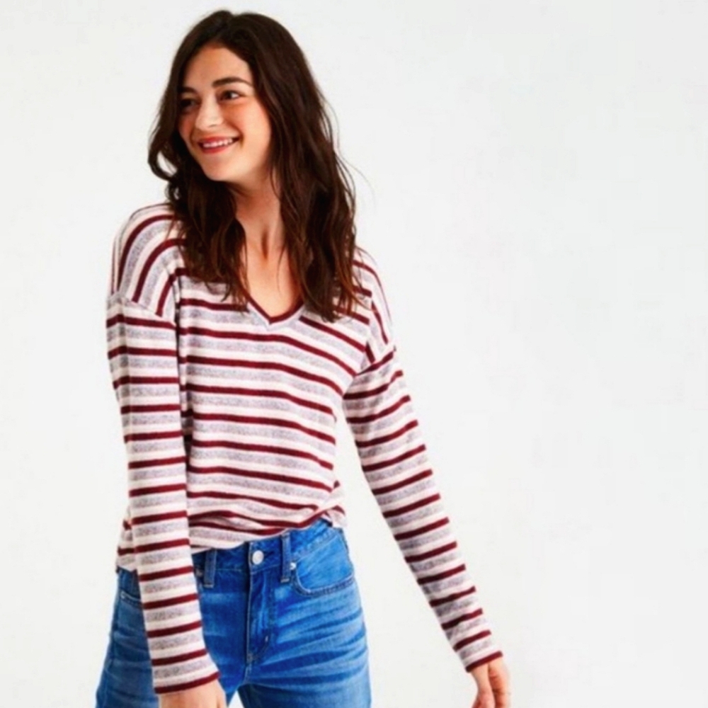 American Eagle outfitters women's small long sleeve multicolor top.